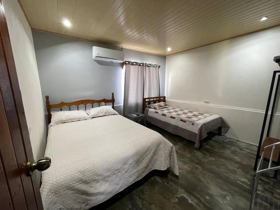 Large & Confortable Family House La Fortuna 外观 照片